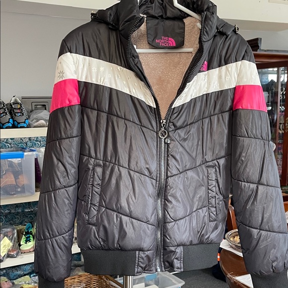 The North Face Black & White Sherpa Lined Jacket with Pink Logo - Women’s Small - Picture 1 of 12